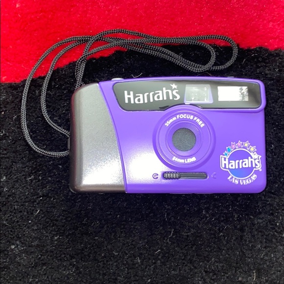 HARRAH'S Las Vegas 35mm Cam 24mm lens with tin box - Picture 9 of 13